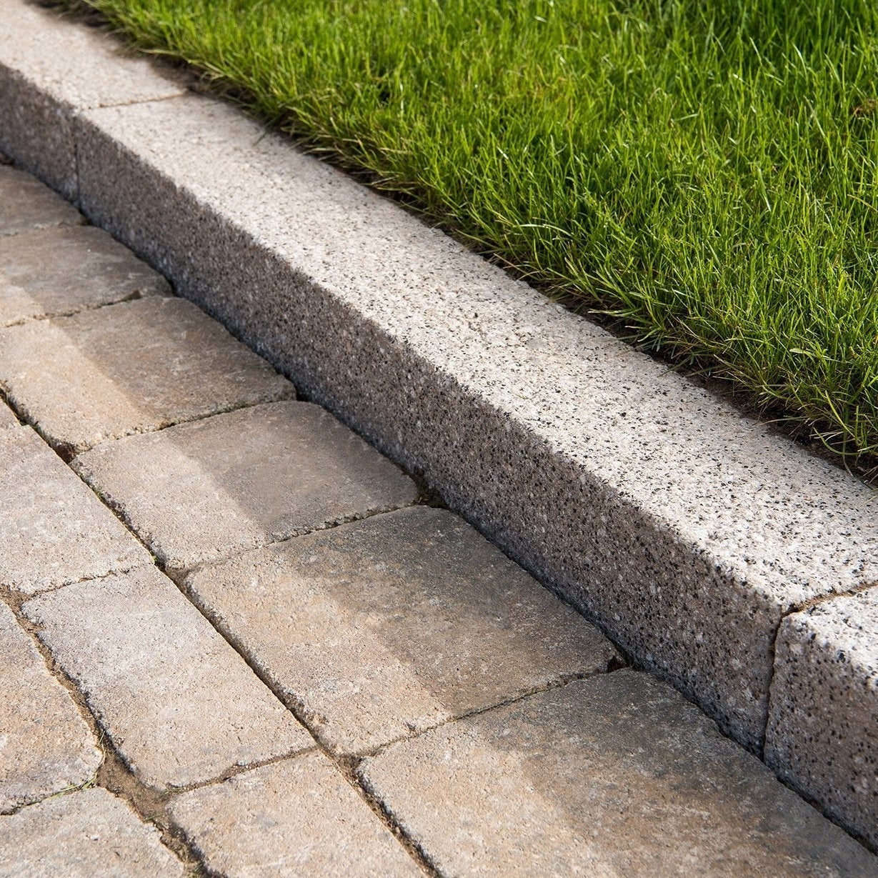 tobermore-tegula-cedar-fusion-kerb-silver_tattenhall-retirement-village